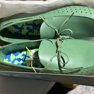 Mens people shoes size 11 new no box green color